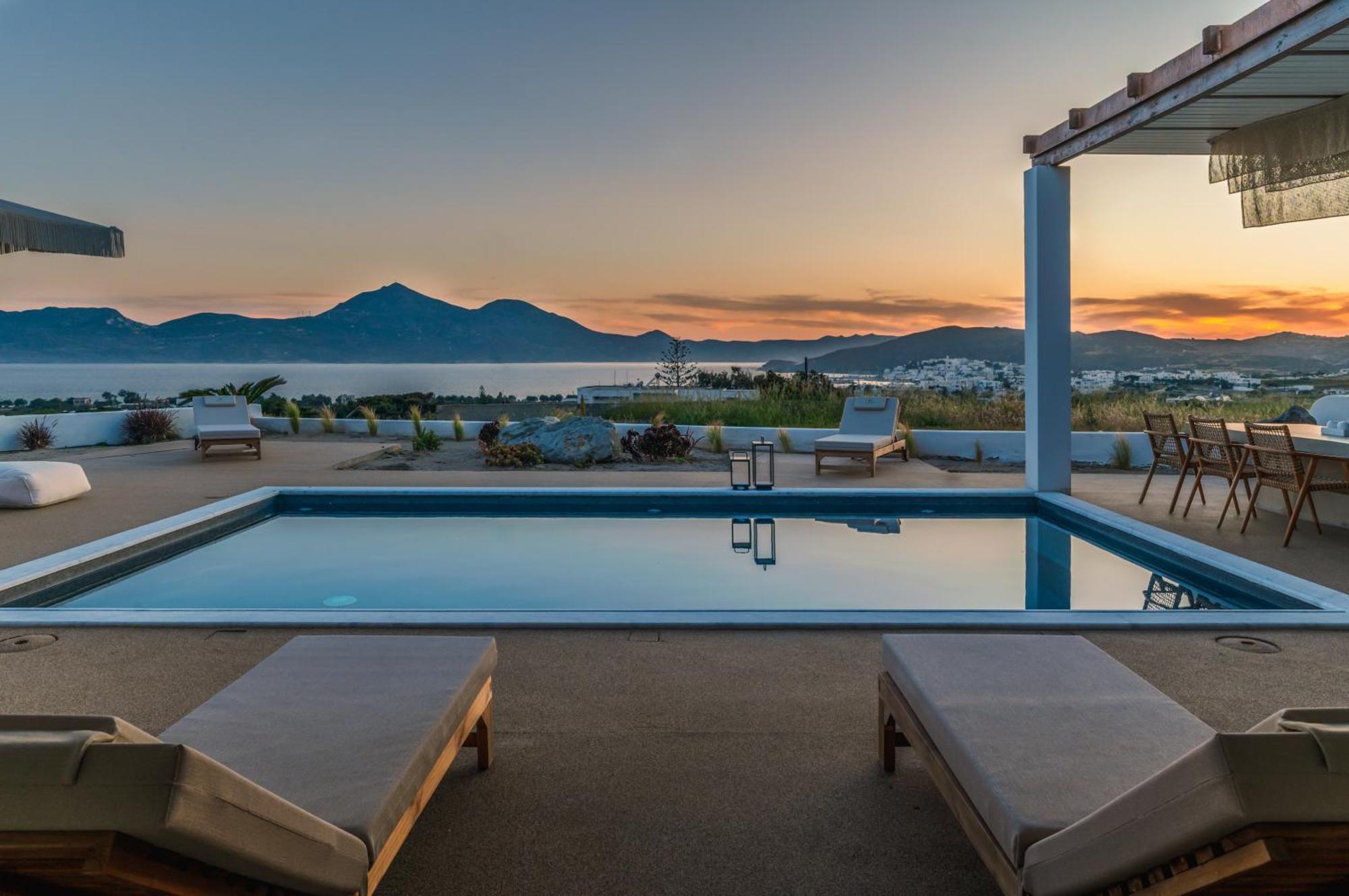 Adriana Luxury Villas Adamantas  Exterior photo